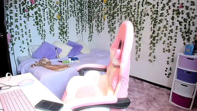 violeta milleer online show from 11-13-25, 04:44