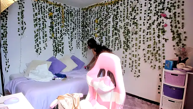 violeta milleer online show from 12-19-25, 05:48