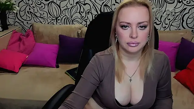 Hotdreamhere online show from 04-24-26, 04:14