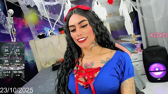 Snapshot of Nella_Dolls chatting on 10-24-25, 03:27 Nella Dolls online show from 10-24-25, 03:27