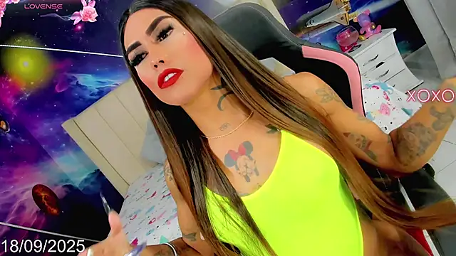 Snapshot of Nella_Dolls chatting on 09-18-25, 11:19 Nella Dolls online show from 09-18-25, 11:19