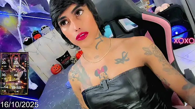 Snapshot of Nella_Dolls chatting on 10-16-25, 07:00 Nella Dolls online show from 10-16-25, 07:00