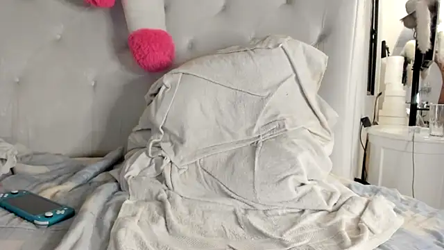 Burlesque XlX online show from 09-12-25, 05:18