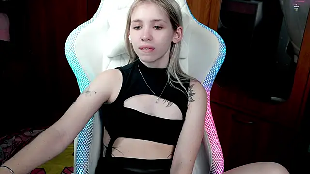 ho1yho1e online show from 11-04-25, 05:50