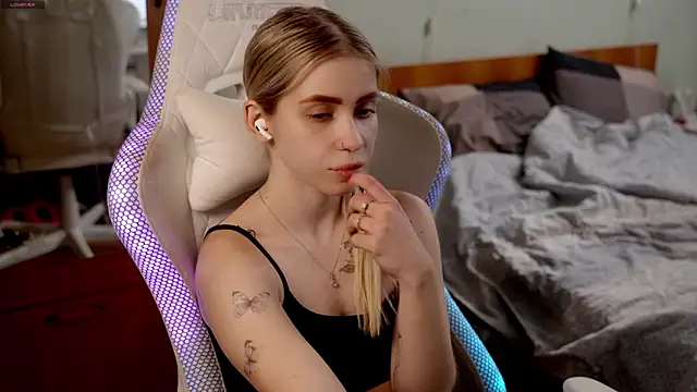 ho1yho1e online show from 02-11-26, 07:03