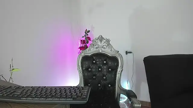 Snapshot of Hela_wet chatting on 02-01-25, 01:23 Hela wet online show from 02-01-25, 01:23
