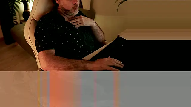 Snapshot of Sanders_White chatting on 12-12-24, 03:10 Sanders White online show from 12-12-24, 03:10