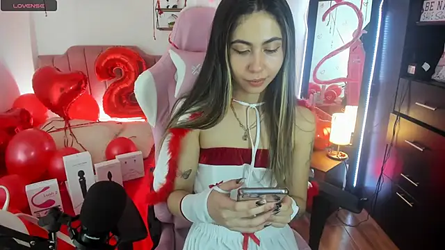 Snapshot of lilly_sweett chatting on 12-15-24, 07:02 lilly sweett online show from 12-15-24, 07:02