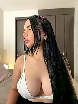 Snapshot of GeorginaJones chatting on 10-02-25, 11:52 GeorginaJones online show from 10-02-25, 11:52