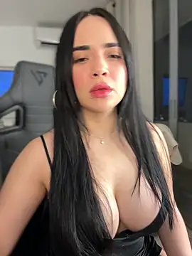 Snapshot of GeorginaJones chatting on 03-19-25, 12:59 GeorginaJones online show from 03-19-25, 12:59