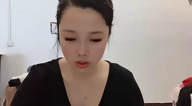 Snapshot of kk_lele chatting on 02-22-25, 05:12 kk lele online show from 02-22-25, 05:12