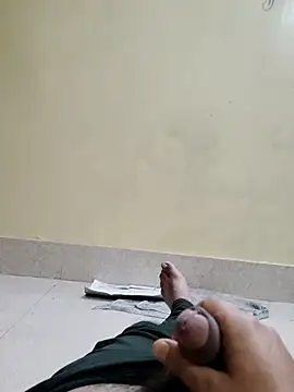 Snapshot of raaajjjjuu chatting on 10-30-25, 12:58 raaajjjjuu online show from 10-30-25, 12:58