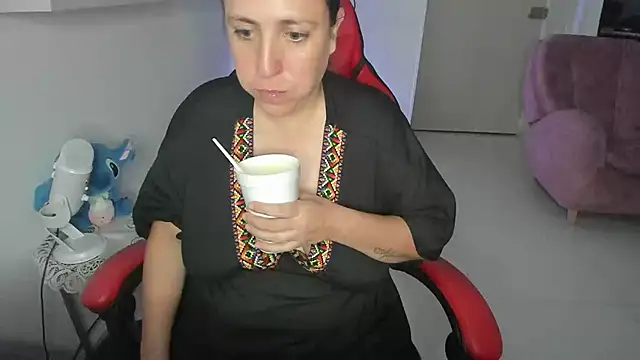 Snapshot of valery_adams1 chatting on 02-08-25, 03:30 valery adams1 online show from 02-08-25, 03:30