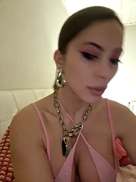 Snapshot of TamaraSavage chatting on 01-23-25, 12:52 TamaraSavage online show from 01-23-25, 12:52