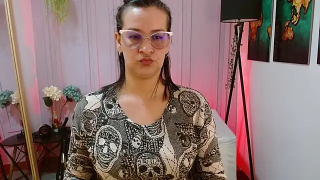Snapshot of Britney_taylor_ chatting on 01-30-25, 06:21 Britney taylor online show from 01-30-25, 06:21
