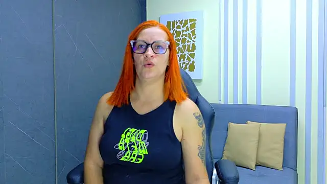 Britney taylor  online show from 05-12-26, 07:42