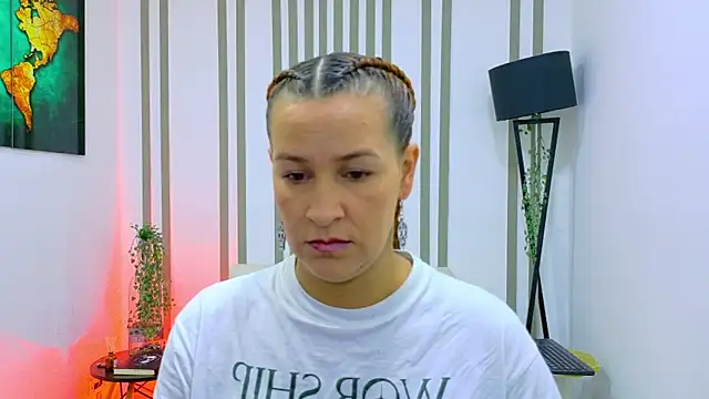 Britney taylor  online show from 11-20-25, 06:30