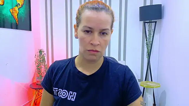 Britney taylor  online show from 11-05-25, 10:24