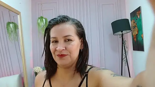 Snapshot of Britney_taylor_ chatting on 01-12-25, 08:47 Britney taylor online show from 01-12-25, 08:47