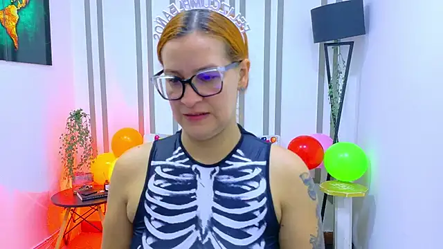 Britney taylor  online show from 11-10-25, 08:58