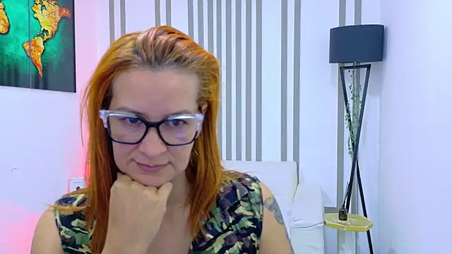 Snapshot of Britney_taylor_ chatting on 10-22-25, 11:25 Britney taylor online show from 10-22-25, 11:25