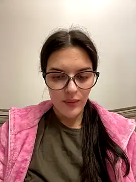 little belucci online show from 10-19-25, 01:25