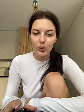 little belucci online show from 09-10-25, 02:27