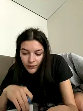 little belucci online show from 10-17-25, 07:00