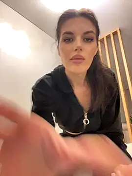 little belucci online show from 11-23-25, 04:28