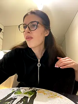 little belucci online show from 12-04-25, 05:34