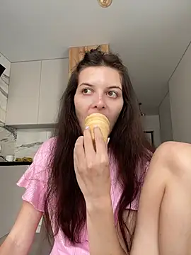 little belucci online show from 09-15-25, 12:27