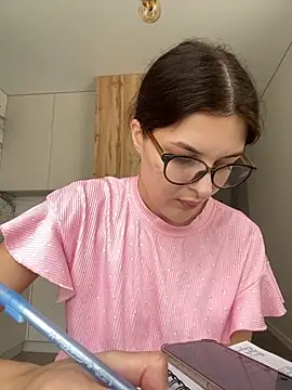 little belucci online show from 09-12-25, 10:04