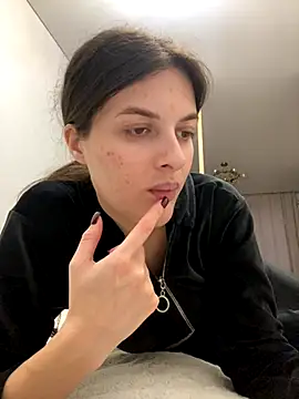 little belucci online show from 10-24-25, 02:16