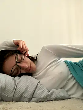 little belucci online show from 09-09-25, 03:32