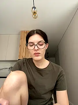 little belucci online show from 11-06-25, 10:41