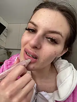 little belucci online show from 02-09-26, 12:25