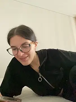 little belucci online show from 11-19-25, 11:10