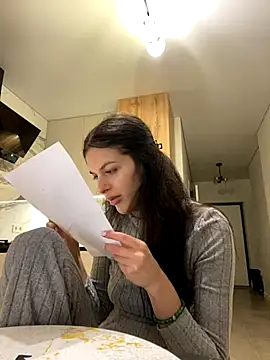 little belucci online show from 11-28-25, 02:28