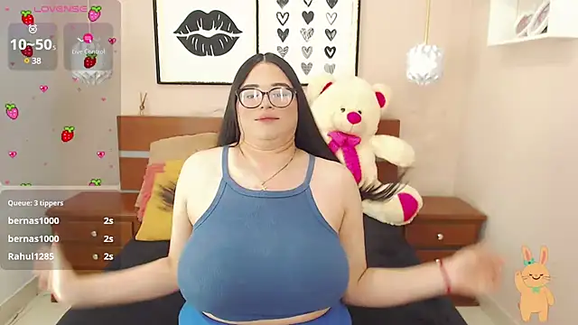 Snapshot of miss_linda_ chatting on 01-29-25, 08:04 miss linda  online show from 01-29-25, 08:04