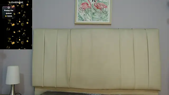 Snapshot of amy_le01 chatting on 10-23-25, 01:32 amy le01 online show from 10-23-25, 01:32