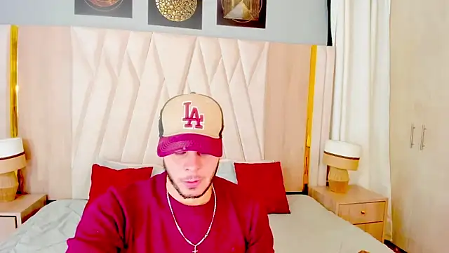 hottstuffx69 online show from 11-02-25, 02:27