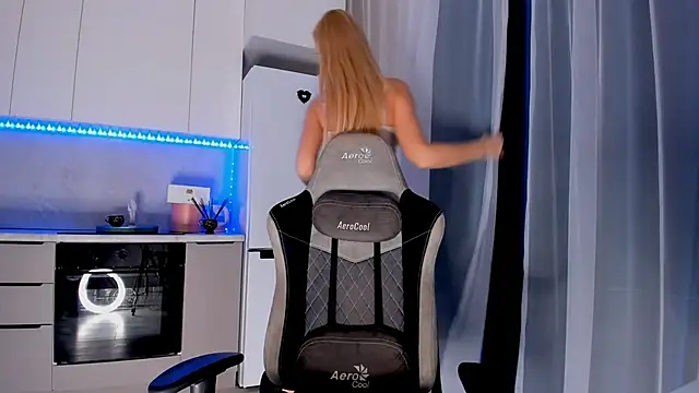 Snapshot of HotyPlays chatting on 02-09-25, 12:41 HotyPlays online show from 02-09-25, 12:41