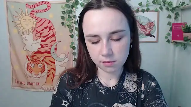 VeryVeryVeryShy  online show from 05-28-26, 05:48