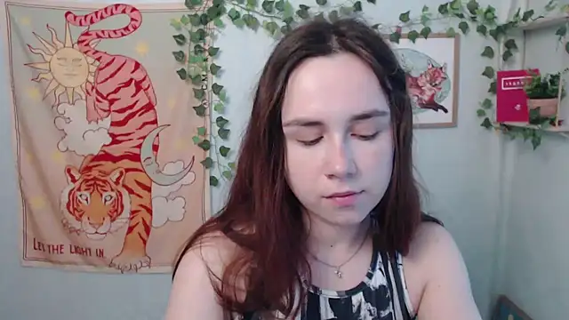 VeryVeryVeryShy  online show from 06-18-26, 05:39