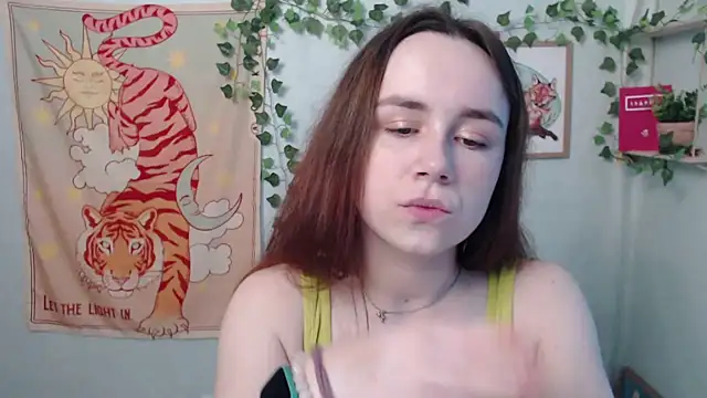 VeryVeryVeryShy  online show from 06-11-26, 05:37