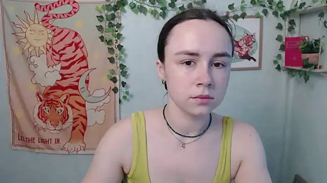 VeryVeryVeryShy  online show from 07-03-26, 05:36