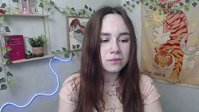 VeryVeryVeryShy  online show from 04-18-26, 05:43