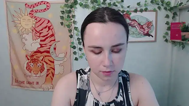 VeryVeryVeryShy  online show from 05-25-26, 05:40