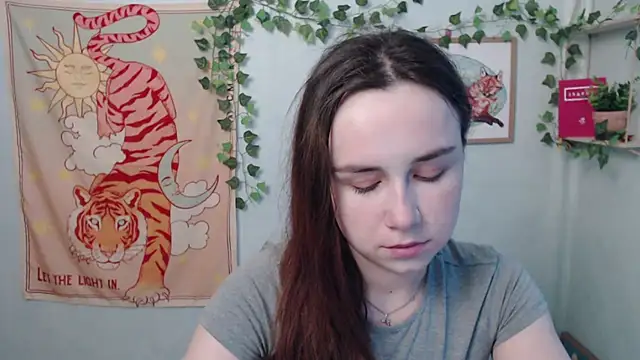 VeryVeryVeryShy  online show from 06-17-26, 05:40