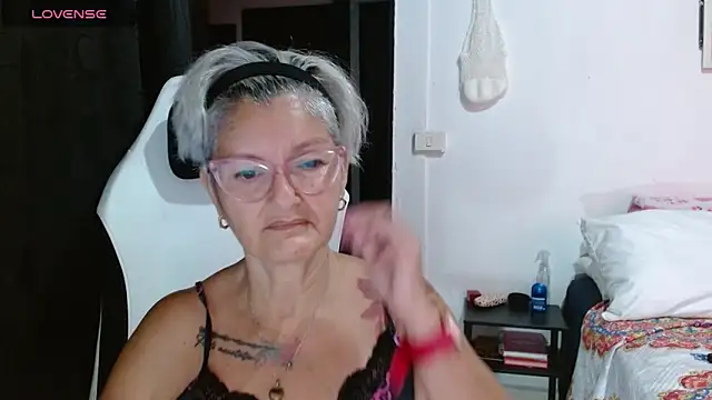 bety-cum2 online show from 04-15-26, 10:21